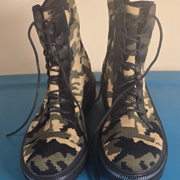 Stylish Camouflage Lace-Up Women's Boots - Picture 4 of 4